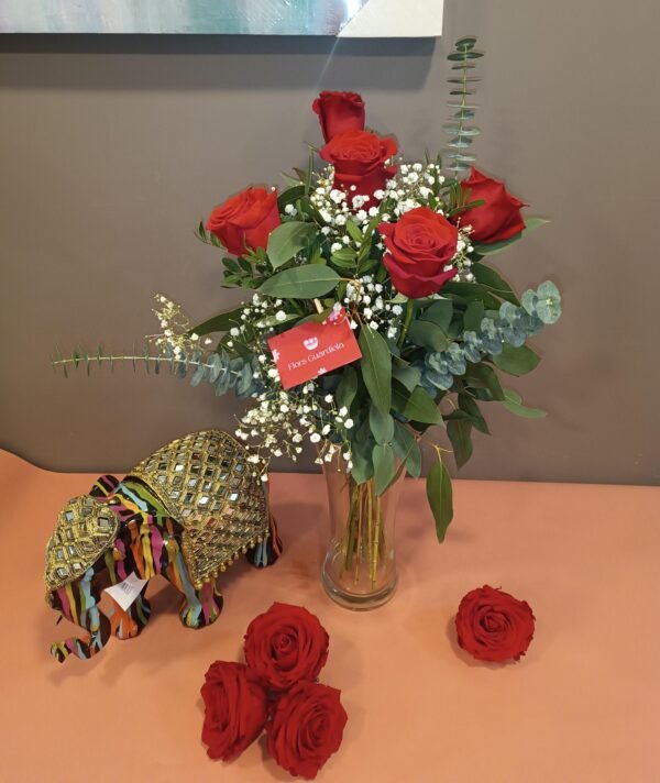 Ramo de 5 Rosas: Un Regalo Perfecto y Elegante